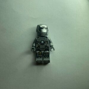 LEGO Iron Man - Mark 1 Armor, Trans-Clear Head AVENGERS ENDGAME SUPER HERO